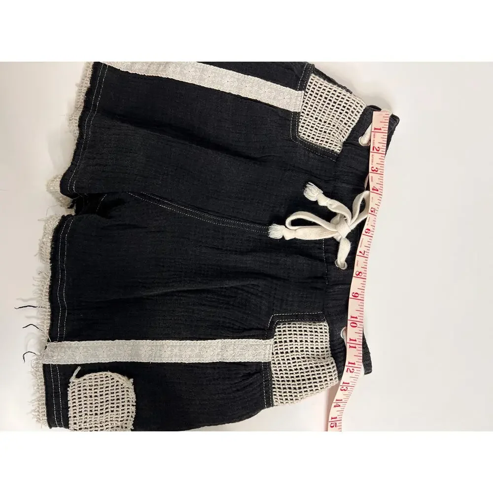 POL Black Cotton Crochet Trim Shorts Size Small Boho Drawstring Pockets